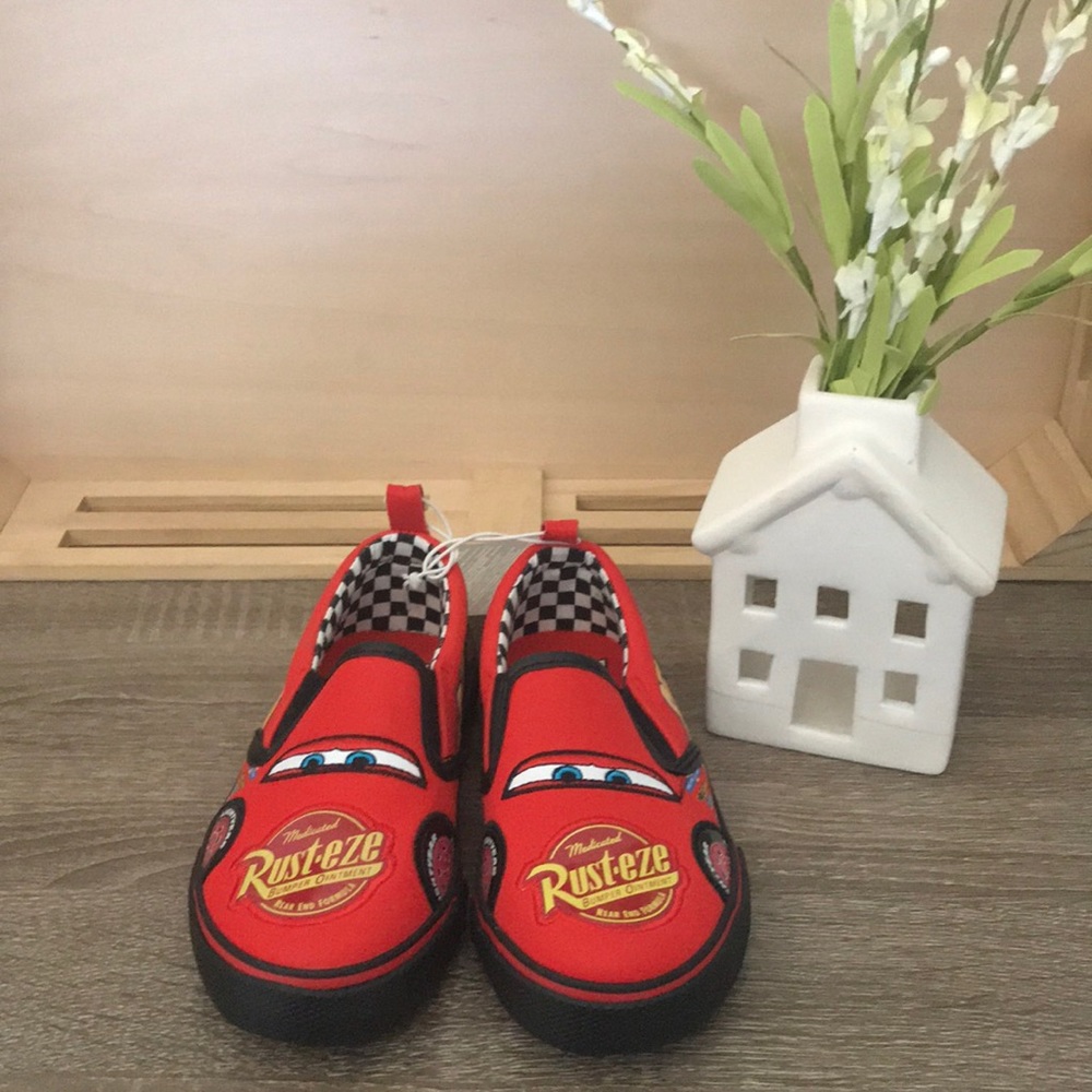 Boys Lightning McQueen 11